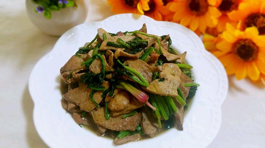 猪肝炒菠菜