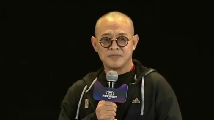 李连杰二哥去世享年60岁,妻子还在世,李连杰悲痛欲绝,哭成泪人