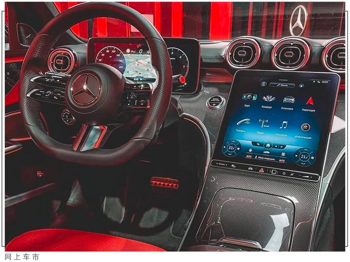 全媒体 正文 梅赛德斯-奔驰全新c级内饰配备了三辐六轴多功能方向盘