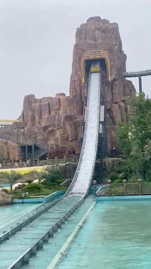 南京欢乐谷,激流勇进%玩的就是心跳