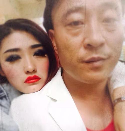 张玉娇称赵本山故意雪藏她不给演出机会其沈阳房子已挂牌出售