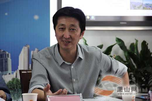 萧山日报副总编辑,萧山网董事长金烽介绍此次网络媒体萧山行的行程.