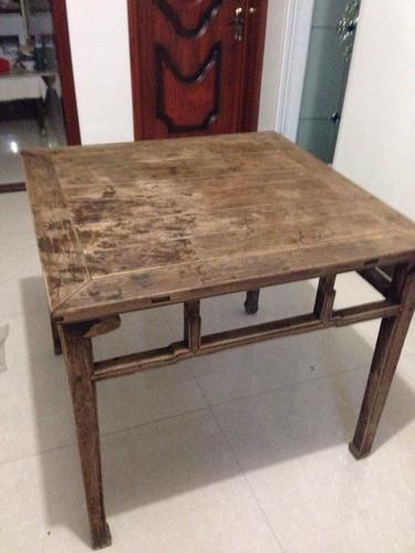 祖传的黄花梨桌子,求高人鉴定,给个估价.