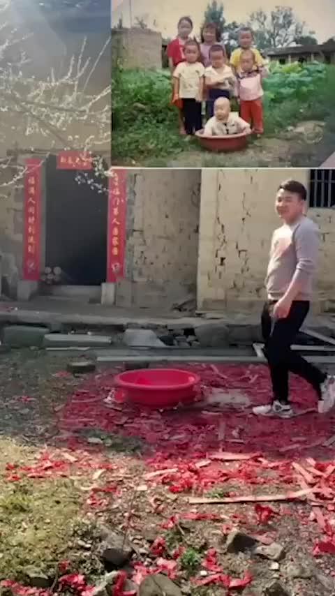 兄弟姐妹7人还原24年前温馨合照当年最小的如今成了最壮的