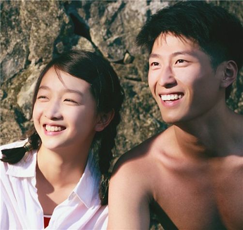 周冬雨窦骁:窦骁喜欢周冬雨吗 周冬雨窦骁吻戏