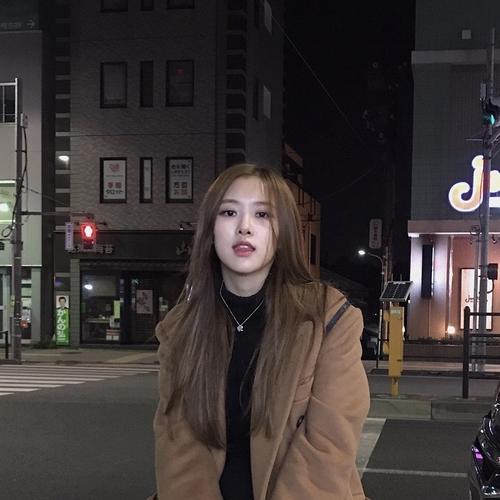 收藏破600 | 点击就看朴彩英roseのins头像帖"-".