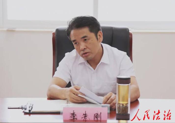 &emsp;&emsp; &emsp;&emsp;李先刚对江陵县检察院教育整顿工作给予