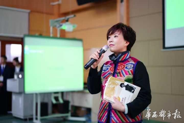 草堂小学校长蓝继红独家回应为何辞职加盟万汇教育集团