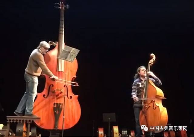 【特别推荐】世界上最"low"的乐器:三弦低音提琴演奏"