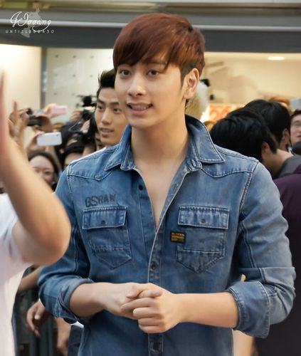 明星 2pm&黄灿盛