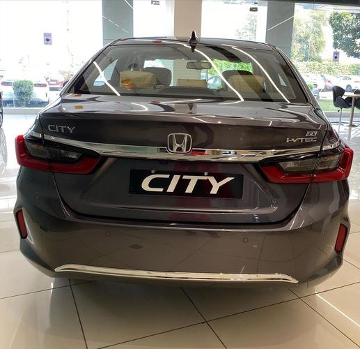 2022款本田锋范实车亮相,配新中网大溜背,价格很抢眼!