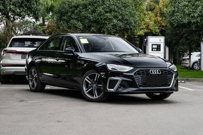 豪华车奥迪a4l,中配190马力 8个安全气囊,售价25.53万