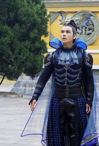 《活佛济公3》上演完结篇,随着该剧的热播,青年演员丁汇宇饰演的"蝙蝠