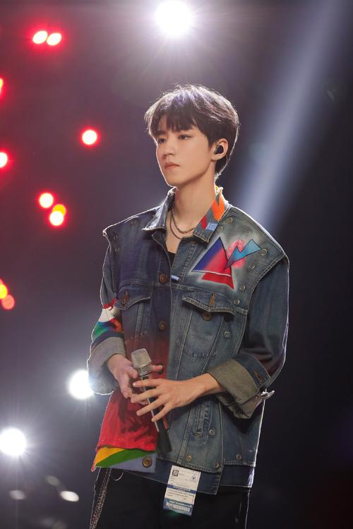 王俊凯跳《心引力》