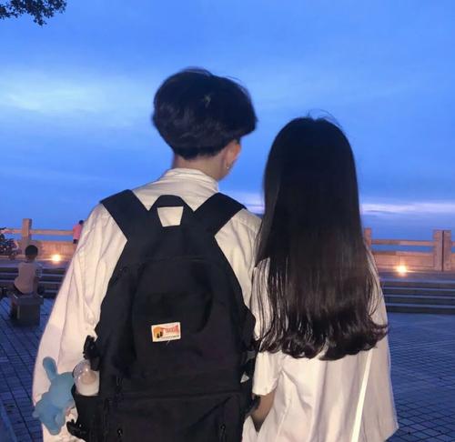 唯美意境情侣头像真人|"我一直想从你的窗子里看月亮"