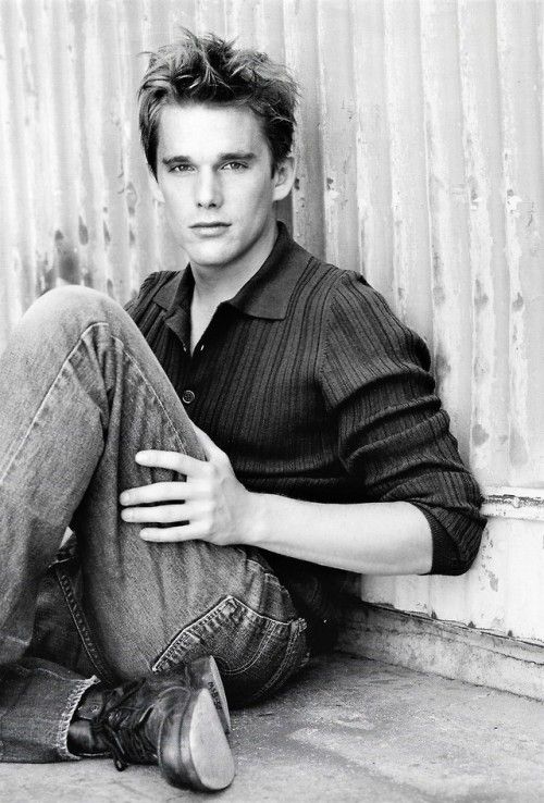 伊桑霍克的颜值是不是被严重低估?和港圈神颜比美.