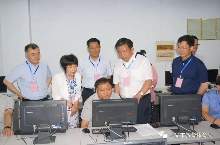 6月7日,南阳市人大常委会副主任庞振凤,副市长刘庆芳等市领导深入到
