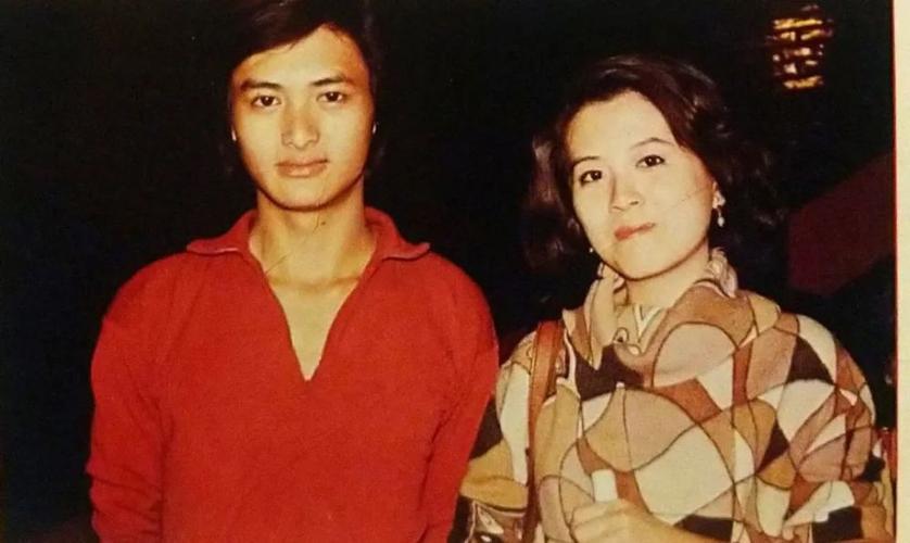 1980年,缪骞人和周润发合作了喜剧电影《懵佬,大贼,傻侦探》和《扮嘢