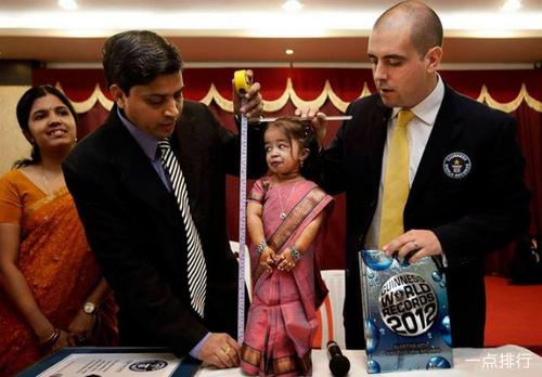 世界上最矮的女人 乔蒂身高62.8厘米