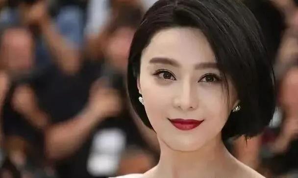 离开李晨10个月,38岁范冰冰复出艰难,近照瘦出尖下巴