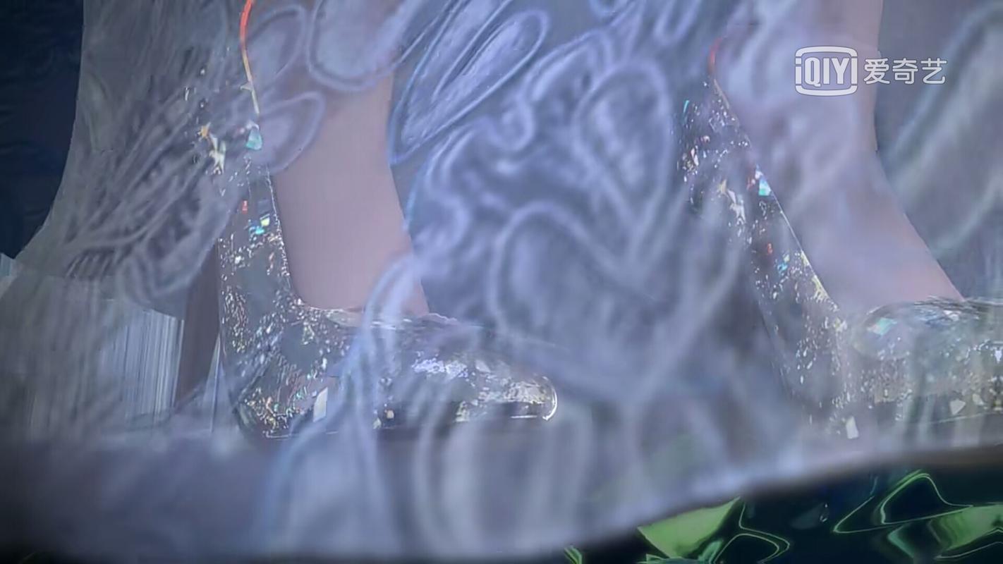 叶罗丽中女神们鞋子的小秘密,辛灵的红色美鞋一开始就