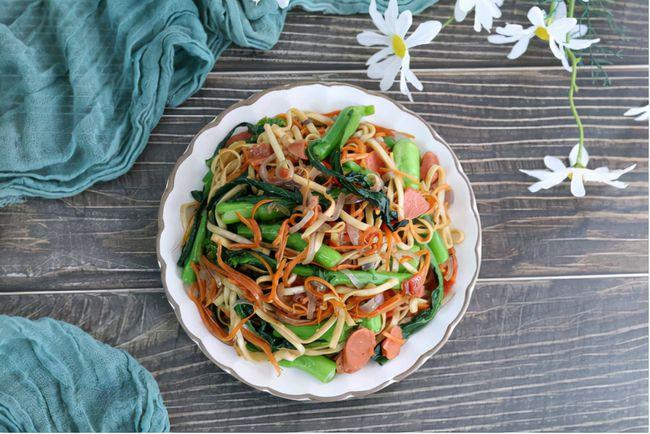 省心省时又省力的炒面,快手简单,食材搭配丰富