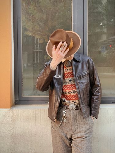 ootd|男生秋季美式复古穿搭 皮衣毛衣搭配_毛衣_穿搭