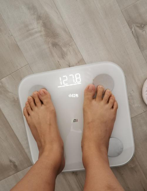 今日体重127.8,比昨天下降1斤,设定了一个125斤的节点