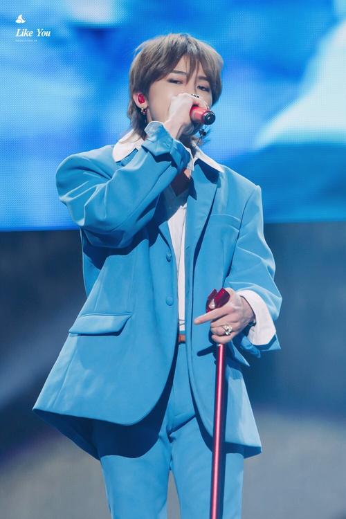 权志龙 蓝西装舞台 - 堆糖,美图壁纸兴趣社区