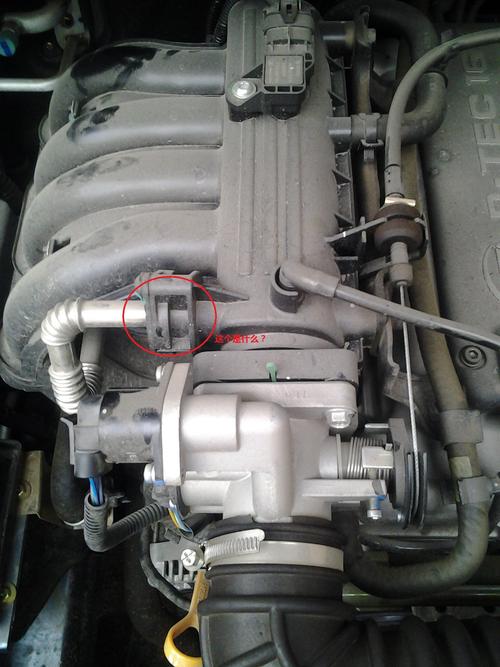 五菱宏光怠速电机旁边白色管子是什么