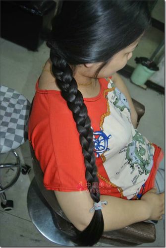 剪去大姐的粗壮辫子-huang338