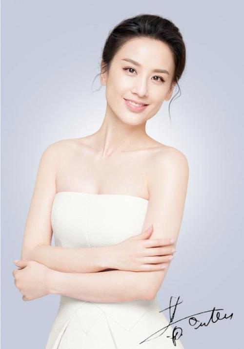 黄圣依代言签约佳奥品牌黄圣依代言费多少钱