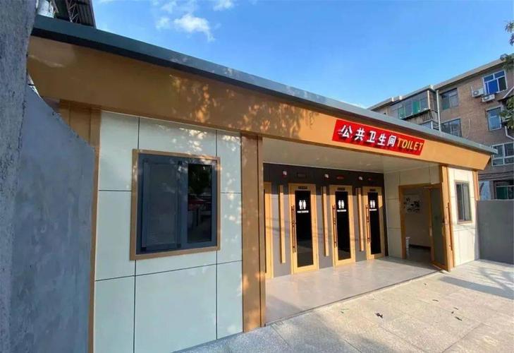 临汾市区"旱厕"变形记→_公厕