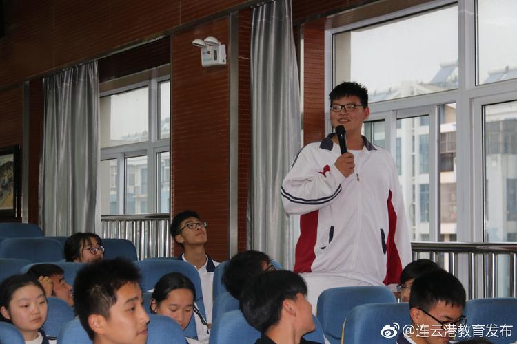 5月21日,连云港市电视台走进新浦中学开展创建文明城市宣讲活动