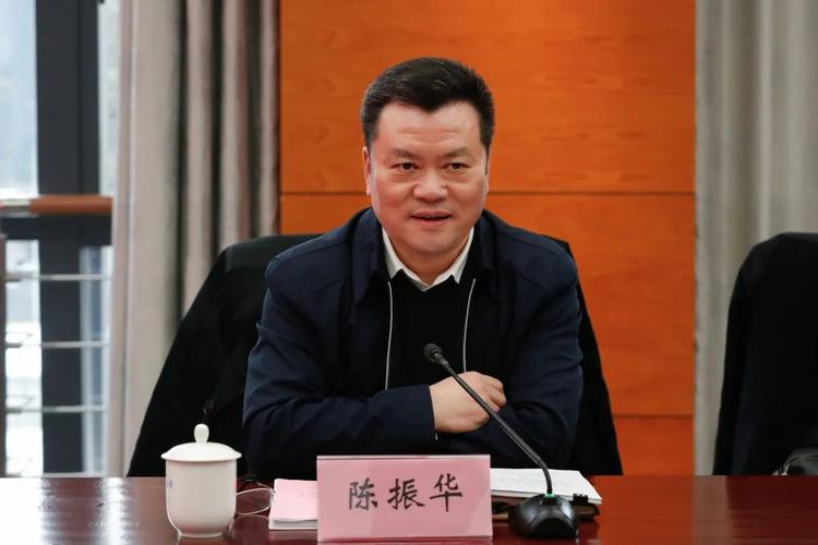 湖州师范学院党委副书记陈永华,湖州市民宗局局长鲍鸿等分别陪同调研.