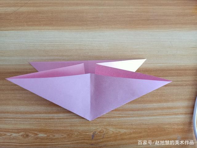 你是否还在为折什么发愁呢,今天我为大家推出一个心形的折纸方法,这个