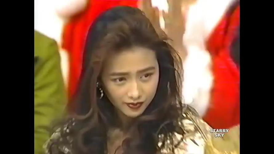 鹅鹅鹅 请问昭和女星的发型怎么做qwq