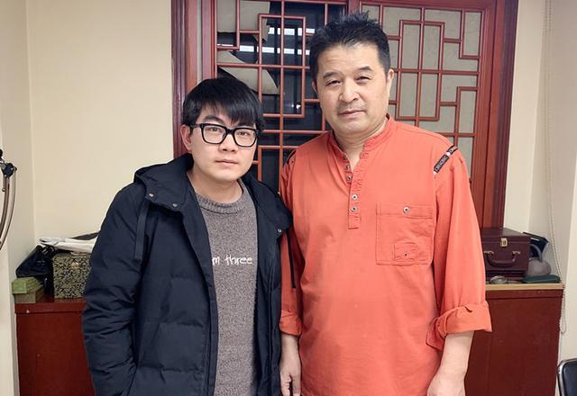 前央视主持人毕福剑近照曝光,身材发胖,像老了好几岁!