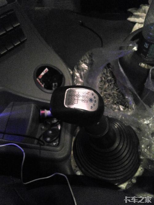 卡友们 帮帮忙 德龙12方搅拌车 档位