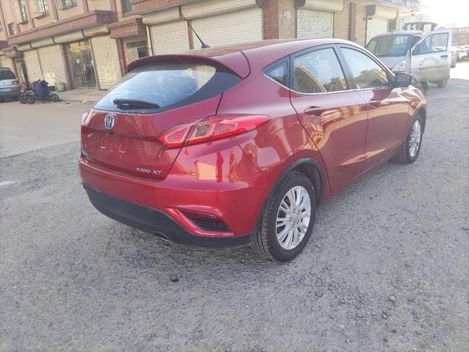 14年长安逸动xt,精品两厢车,手动1.6高配,天