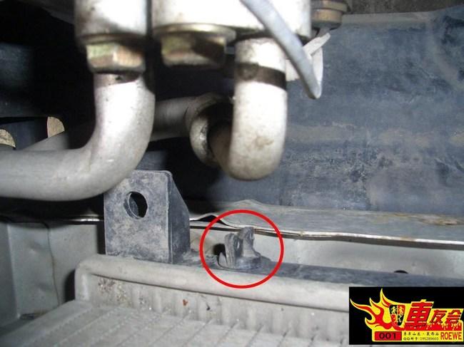 比亚迪f3发动机放水开关在哪