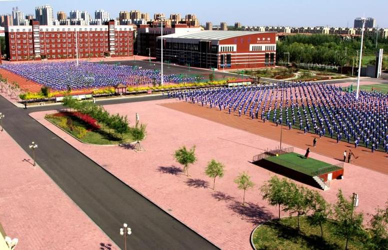 [转载]【红色印记】盘锦育才中学6000名学生获赠《铁血