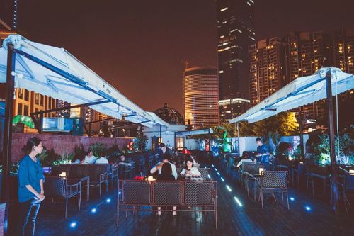 天天爆满成都人气no1酒馆登陆珠江新城招牌却是一个西瓜