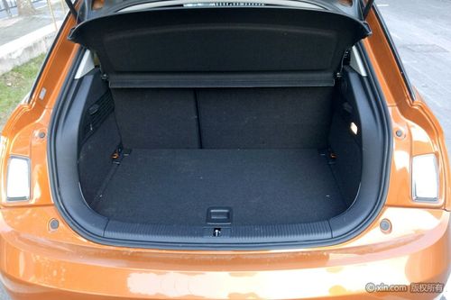 奥迪a1(进口)后备箱