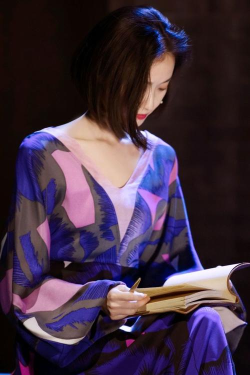 倪妮幺幺洞捌写真集!