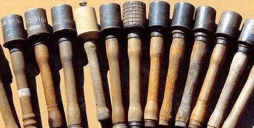 李云龙口中的"边区造手榴弹"究竟是什么?真的一炸两半?