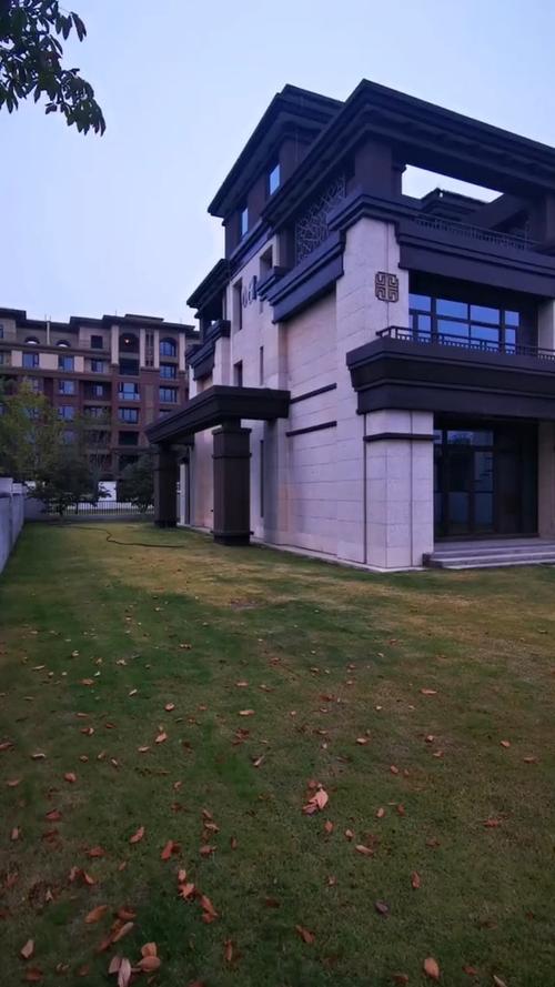 郑东新区房本别墅,70年产权住宅性质,明年交房,首付10%