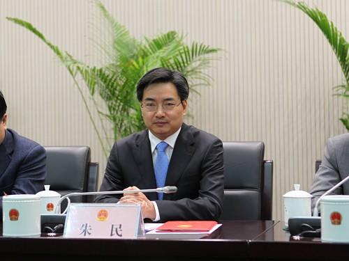 徐州市十四届人大常委会举行第三十四次会议