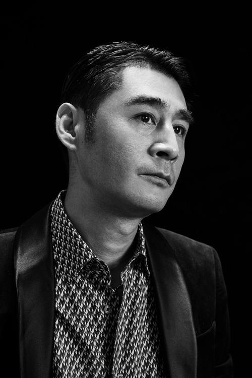傅东育,1968年2月出生在北京,中国电视剧导演协会会员.