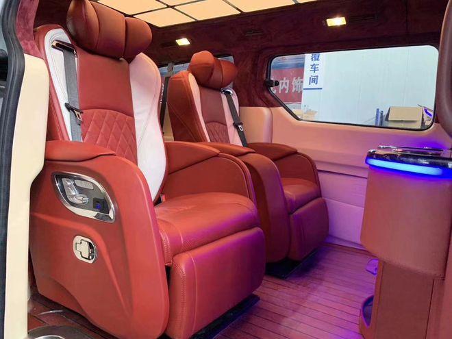 大通g10g20改装降价与元旦改装大通商务车优惠多